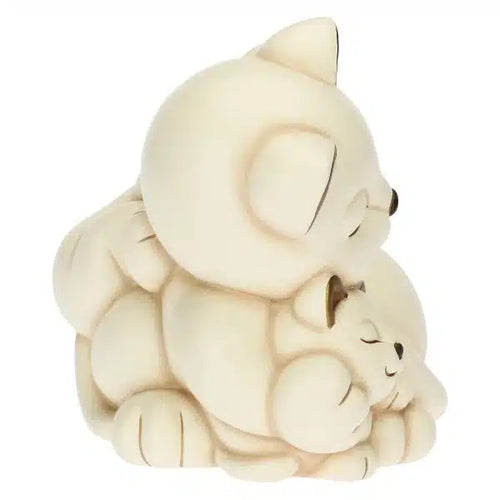 Mamma gatto con cuccioli