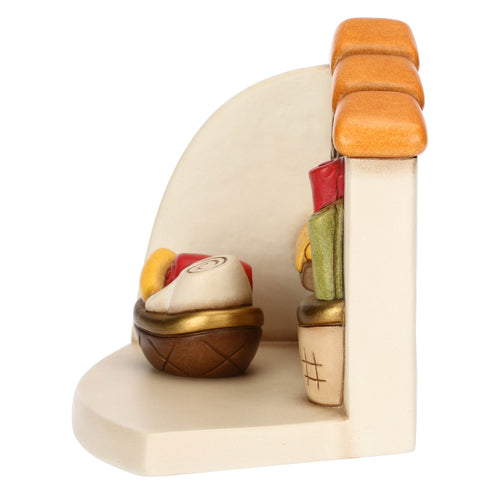 Bottega della sarta con cesti di stoffe in ceramica Presepe Classico