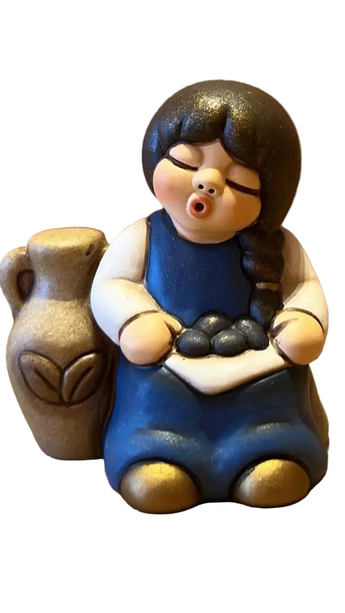 Bimba con olive in ceramica Presepe Classico, Blu
