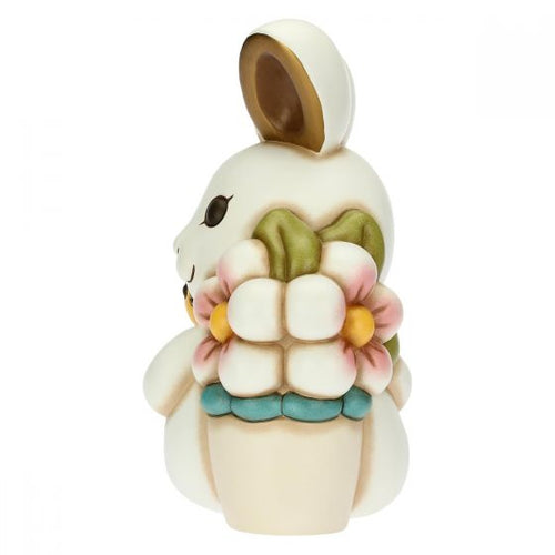 Coniglietta Joy giocherellona con pulcino e vaso di fiori maxi