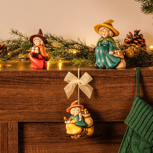 Befana Berta con sacco dei regali, media